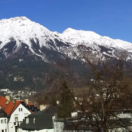 Charmante Fuer 2 Personen In Zentrumsnaehe X Parkplatz X Coworking-arbeitsplaetze Im Haus Apartament *