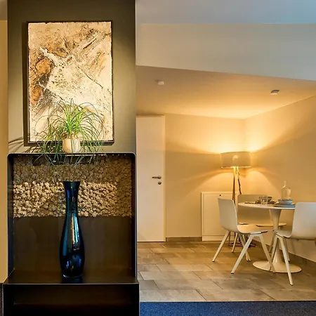 Charmante Fuer 2 Personen In Zentrumsnaehe X Parkplatz X Coworking-arbeitsplaetze Im Haus Apartament *