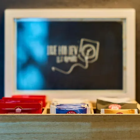 Charmante Fuer 2 Personen In Zentrumsnaehe X Parkplatz X Coworking-arbeitsplaetze Im Haus アパート インスブルック