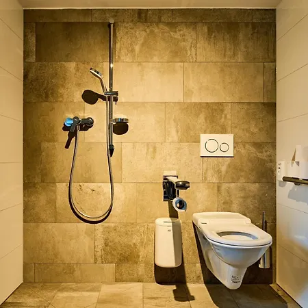 Charmante Fuer 2 Personen In Zentrumsnaehe X Parkplatz X Coworking-arbeitsplaetze Im Haus アパート インスブルック