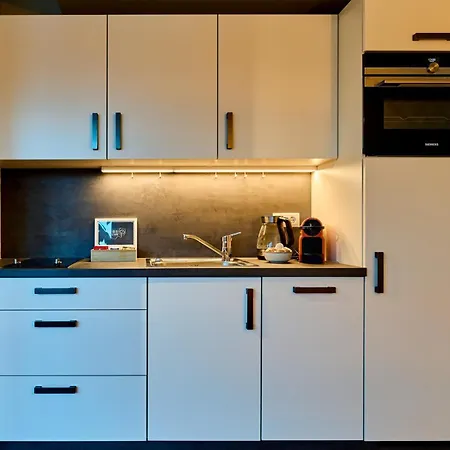 Charmante Fuer 2 Personen In Zentrumsnaehe X Parkplatz X Coworking-arbeitsplaetze Im Haus 아파트 *