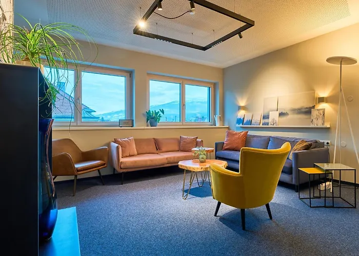 Charmante Fuer 2 Personen In Zentrumsnaehe X Parkplatz X Coworking-arbeitsplaetze Im Haus 인스브루크