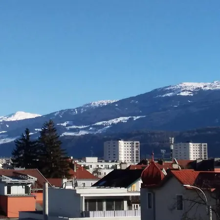 Charmante Wohnung Fuer 2 Personen In Zentrumsnaehe X Angenehm Kuehl Im Sommer X Parkplatz X Coworking-Arbeitsplaetze Im Haus Appartamento